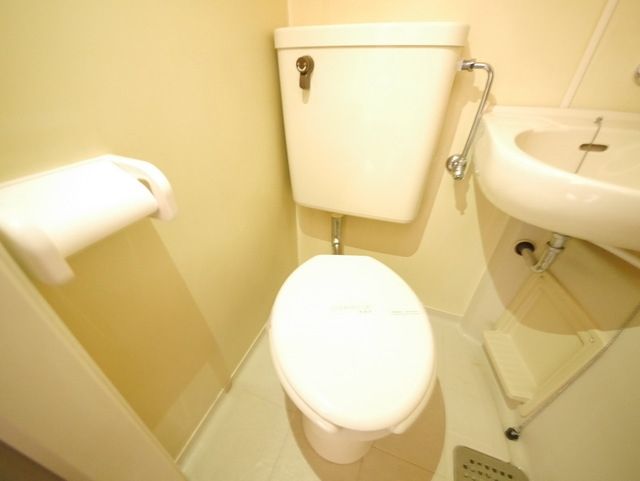 トイレ　★お部屋探しは株式会社タウンハウジング東京まで★