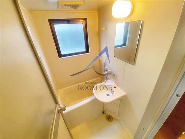 バス・シャワールーム　お風呂です。