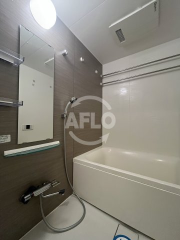 バス・シャワールーム　コンフォリア江坂　浴室