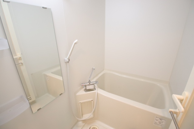 バス・シャワールーム　※別室の参考写真の為、現況優先です。