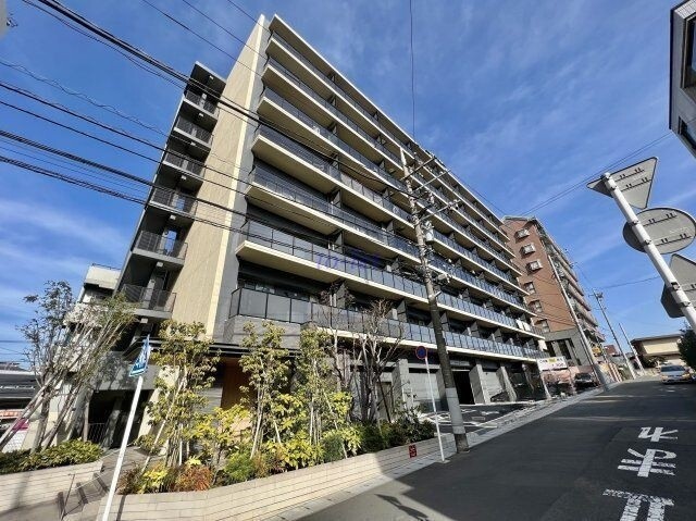 建物外観　オートロック完備