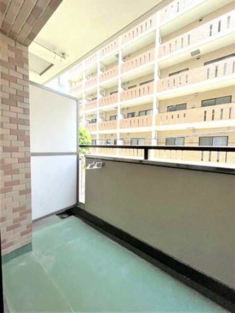 バルコニー　バルコニーあります