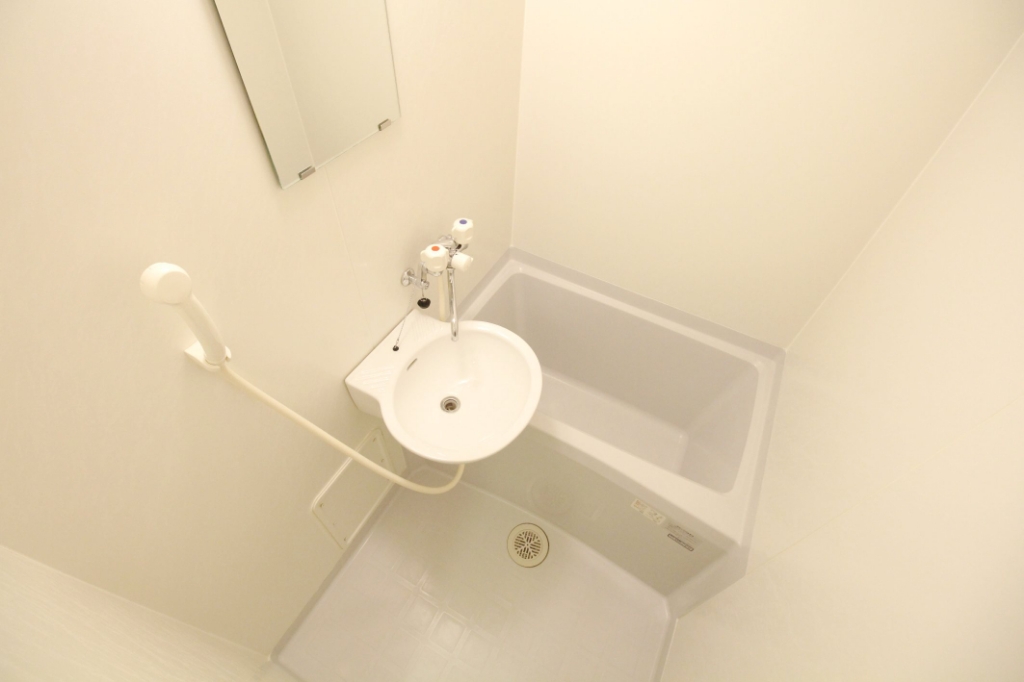 バス・シャワールーム　浴室乾燥機付きのお風呂です。