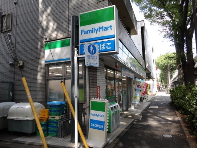 コンビニ　ファミリーマート杉並下高井戸四丁目店（コンビニ）まで117m