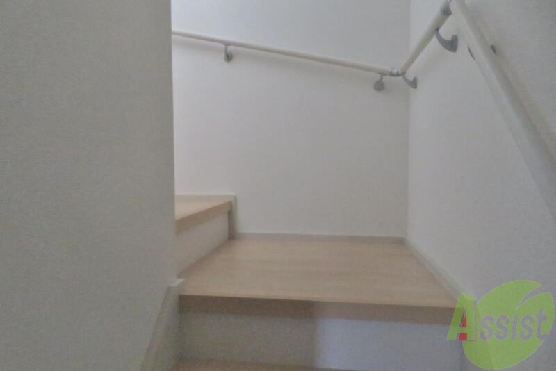 玄関　玄関からの写真になります。階段を上ってのお部屋