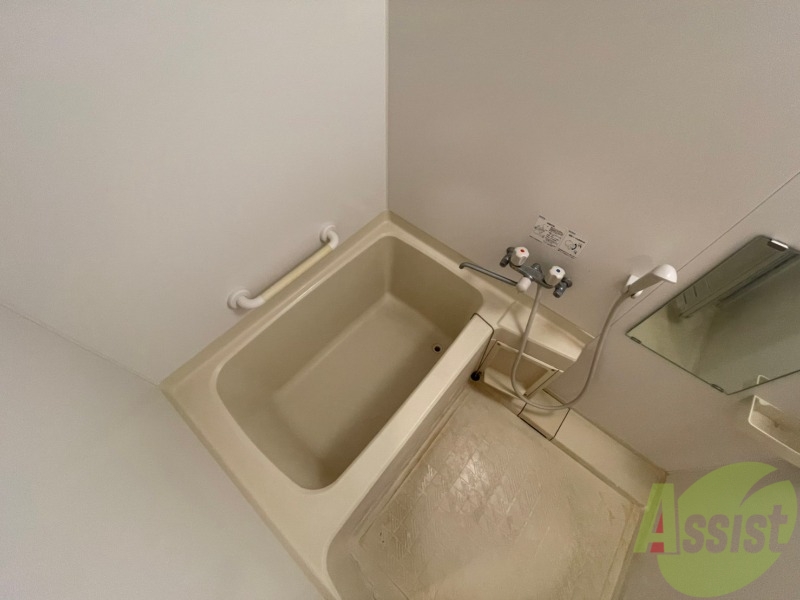 バス・シャワールーム　お風呂になります。一日の疲れを癒してくださいね。