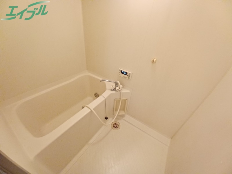 バス・シャワールーム　同物件別部屋反転タイプ