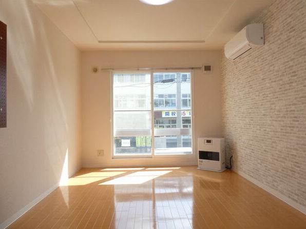 居室・リビング　日当たり良好☆