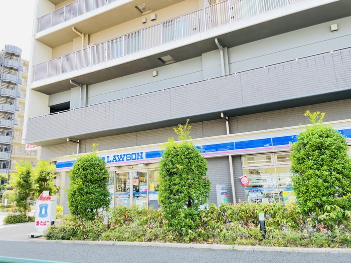 スーパー　ローソン葛西橋通り店（スーパー）まで83m