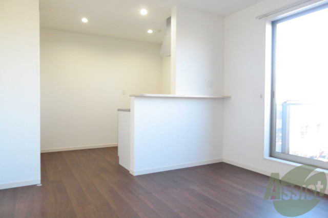 居室・リビング　広ーい室内で開放感もたっぷりですね。