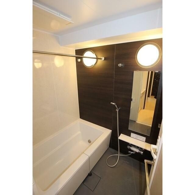 バス・シャワールーム　追焚き・浴室乾燥暖房機つき