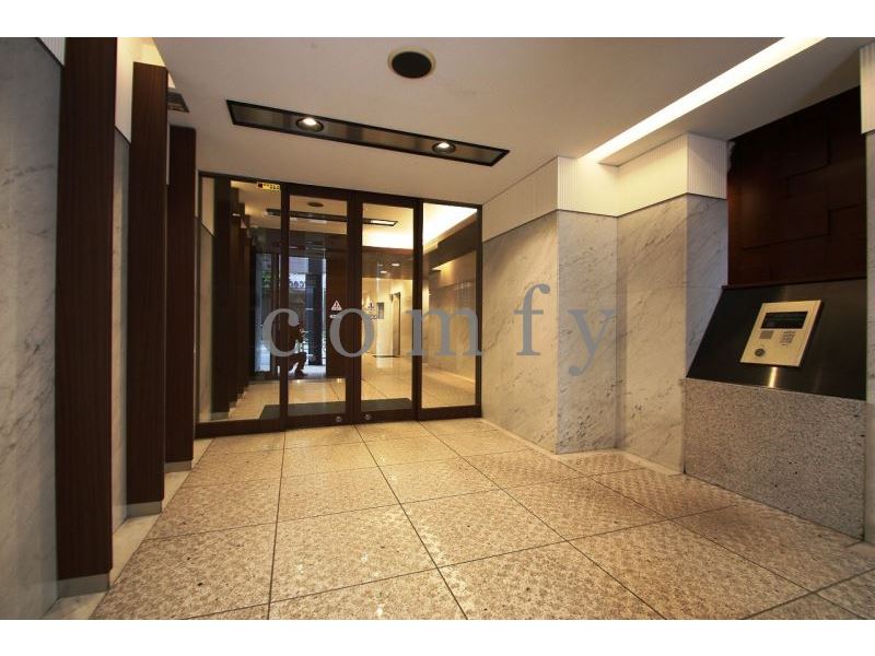 エントランス　オートロック完備・エントランス