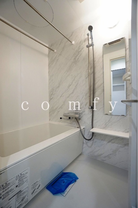 バス・シャワールーム　浴室乾燥機付きバス