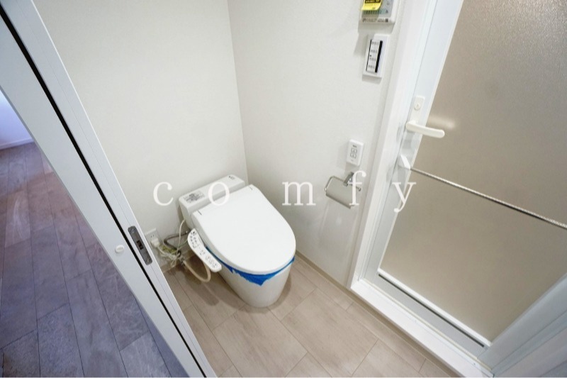 トイレ　タンクレストイレ