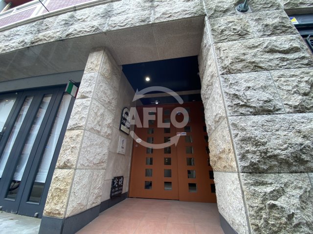 エントランス　シャルムヒルズ南森町　エントランス