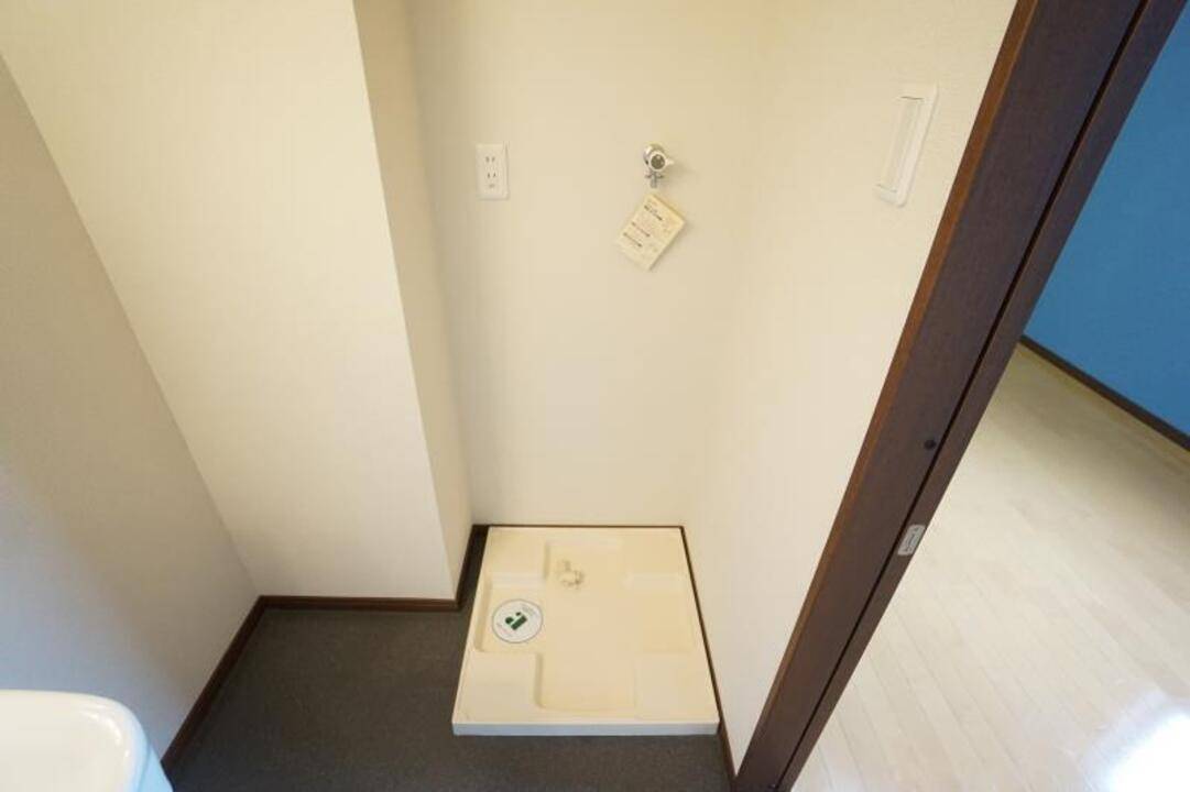 洗面設備　洗濯機置場