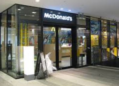 飲食店　マクドナルド月島駅前店（飲食店）まで307m