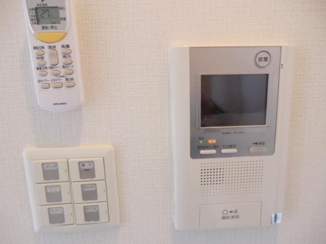セキュリティ　モニター付きインターホン