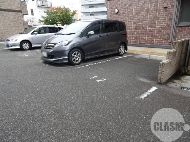 駐車場　敷地内駐車場