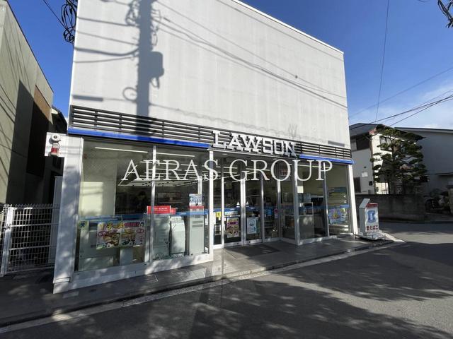 コンビニ　ローソン 神奈川大学前店（コンビニ）まで715m