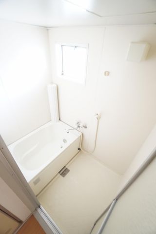 バス・シャワールーム　※同タイプの写真です。