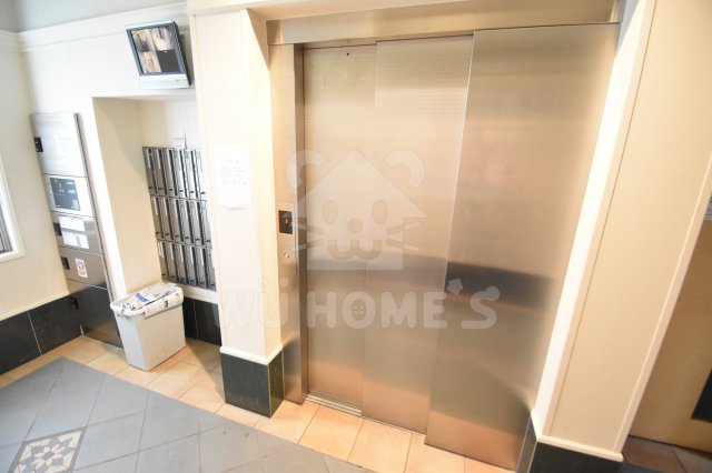 エントランス　建物の内部です