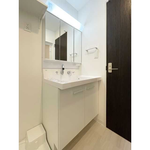 洗面設備　コンパクトで使いやすい洗面所