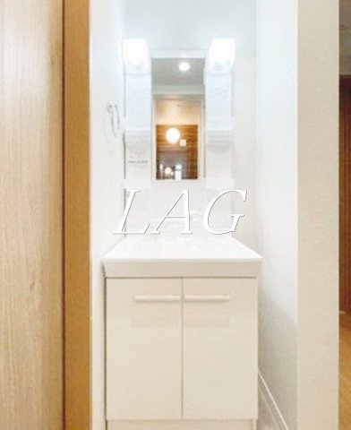 洗面設備　洗面台です。（同仕様です。）