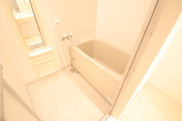 バス・シャワールーム　※別室の参考写真の為、現況優先です。