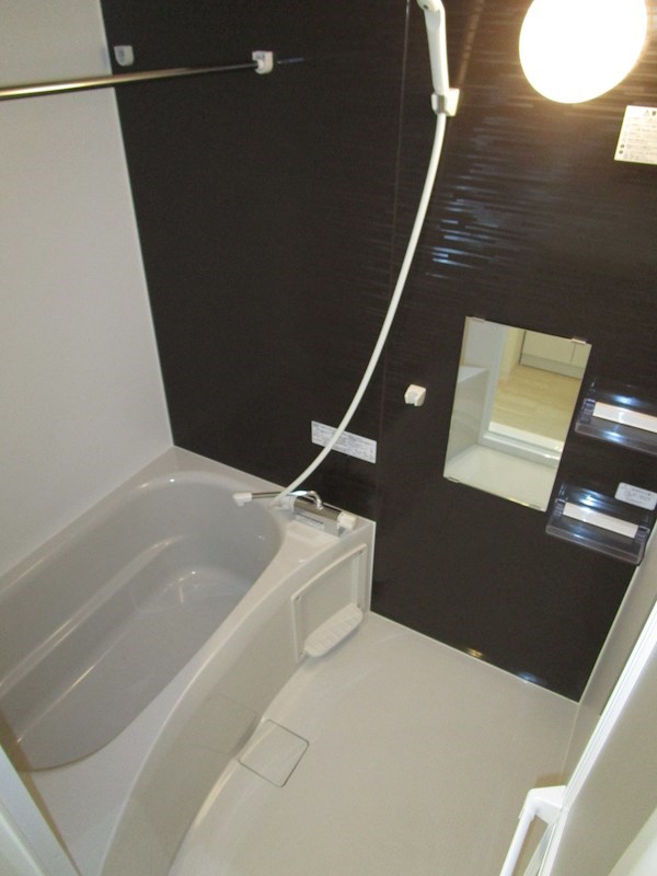 バス・シャワールーム　※同物件別部屋写真