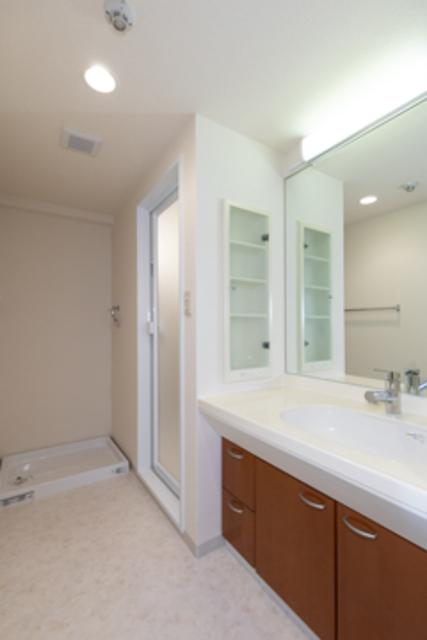 洗面設備　※写真は同タイプ住戸です。