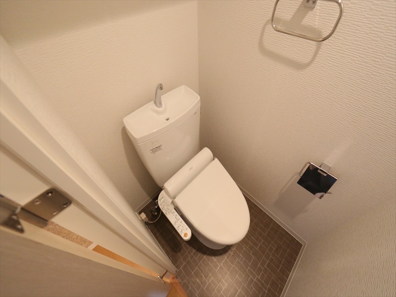 トイレ　トイレ　温水洗浄便座