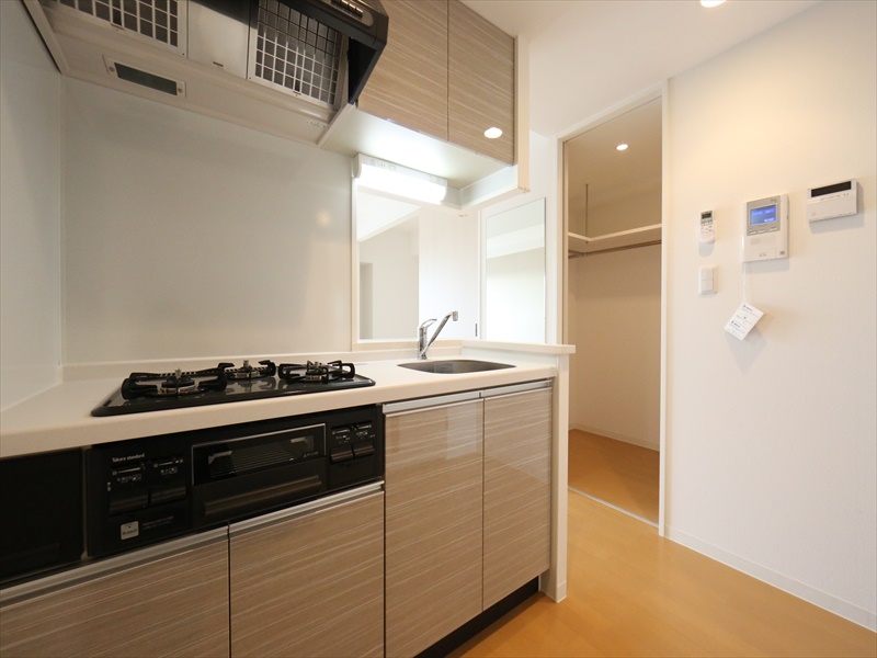 キッチン　システムキッチン　ガス3口コンロ　グリル付