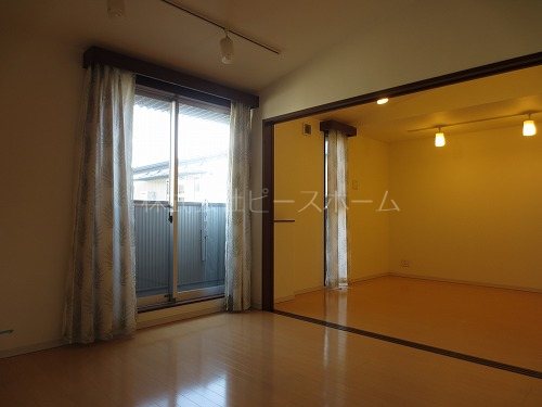 居室・リビング　※別号室参考写真