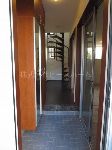 玄関　※別号室参考写真