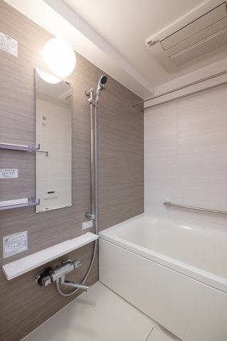 バス・シャワールーム　※写真は同タイプ住戸です。