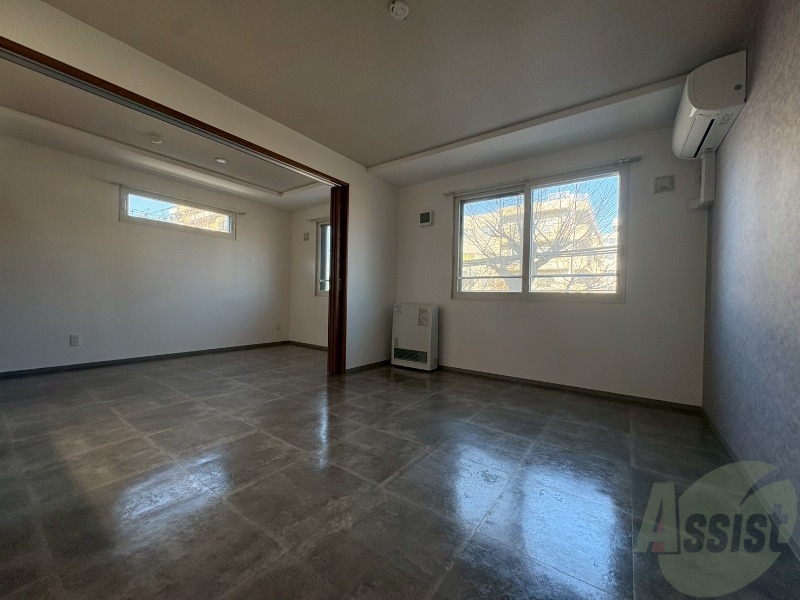 居室・リビング　広々としたリビングですね。使い勝手がよさそうですね！