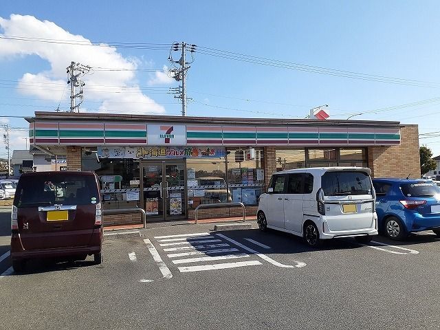コンビニ　セブンイレブン半田北二ツ坂店（コンビニ）まで490m