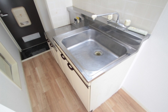 キッチン　※別部屋の写真です