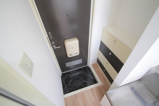 玄関　※別部屋の写真です