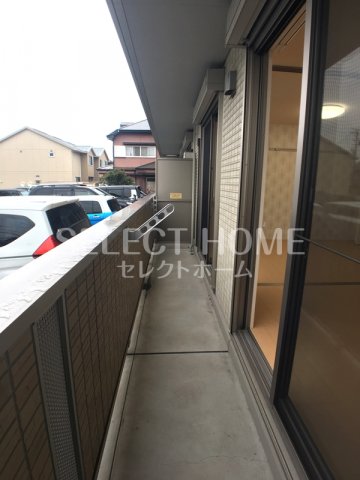 バルコニー　暖かな日差しのふりそそぐバルコニー