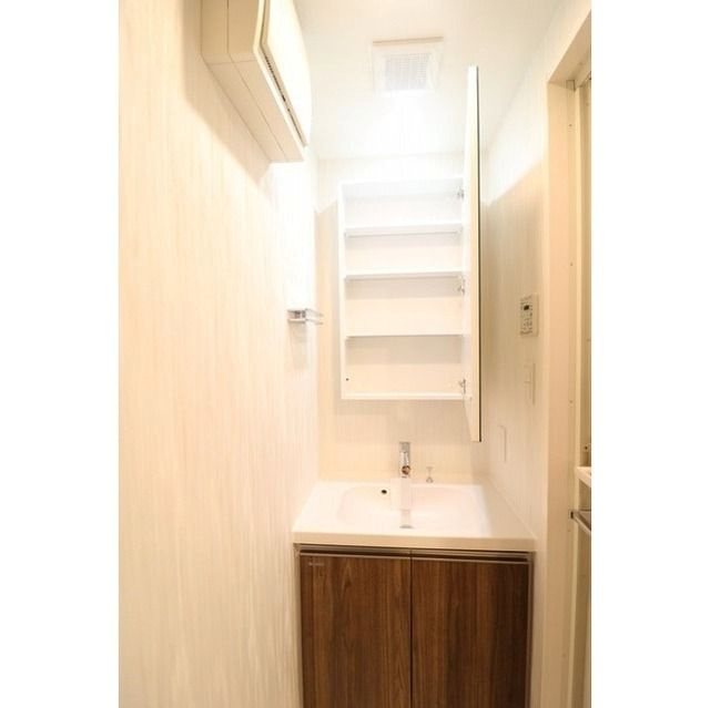 洗面設備　同タイプ別部屋の参考写真です