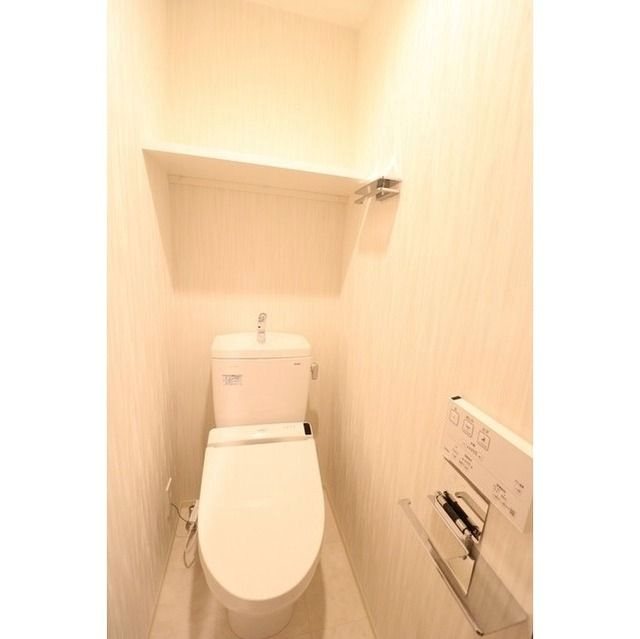 トイレ　同タイプ別部屋の参考写真です