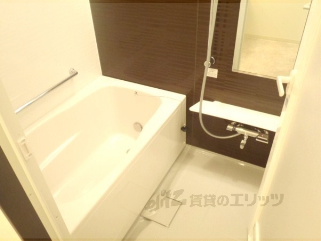 バス・シャワールーム　風呂もキレイです