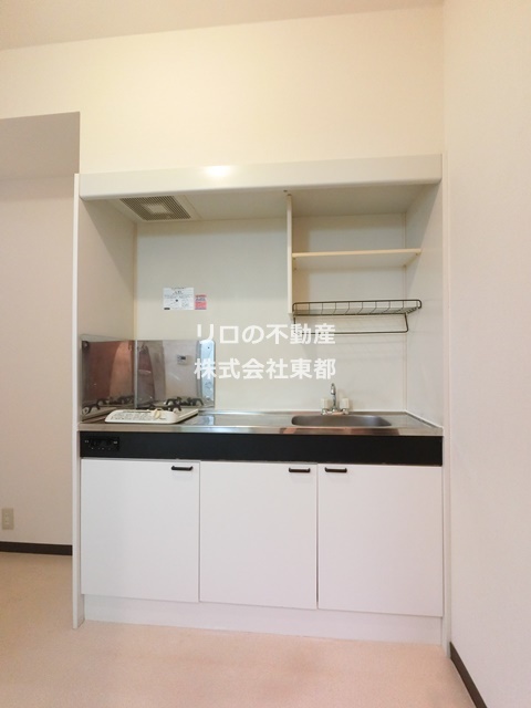 キッチン　まな板も置けるガスコンロ付キッチン♪
