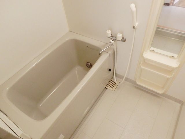 バス・シャワールーム　★追い焚き給湯付きでゆったりバスタイム★