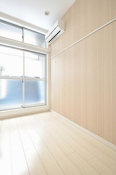 居室・リビング　室内