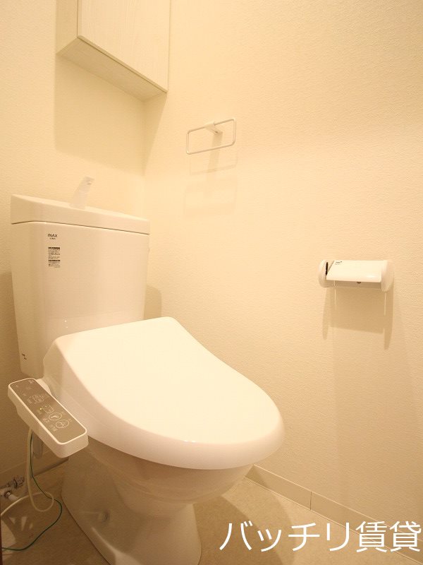 トイレ　画像は同型イメージの為、現況を優先いたします。