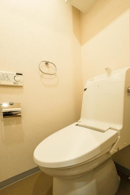 トイレ　※写真は同タイプ住戸です。