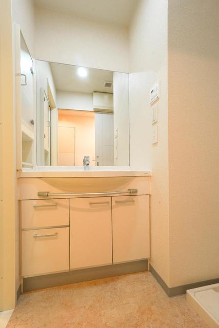 洗面設備　※写真は同タイプ住戸です。